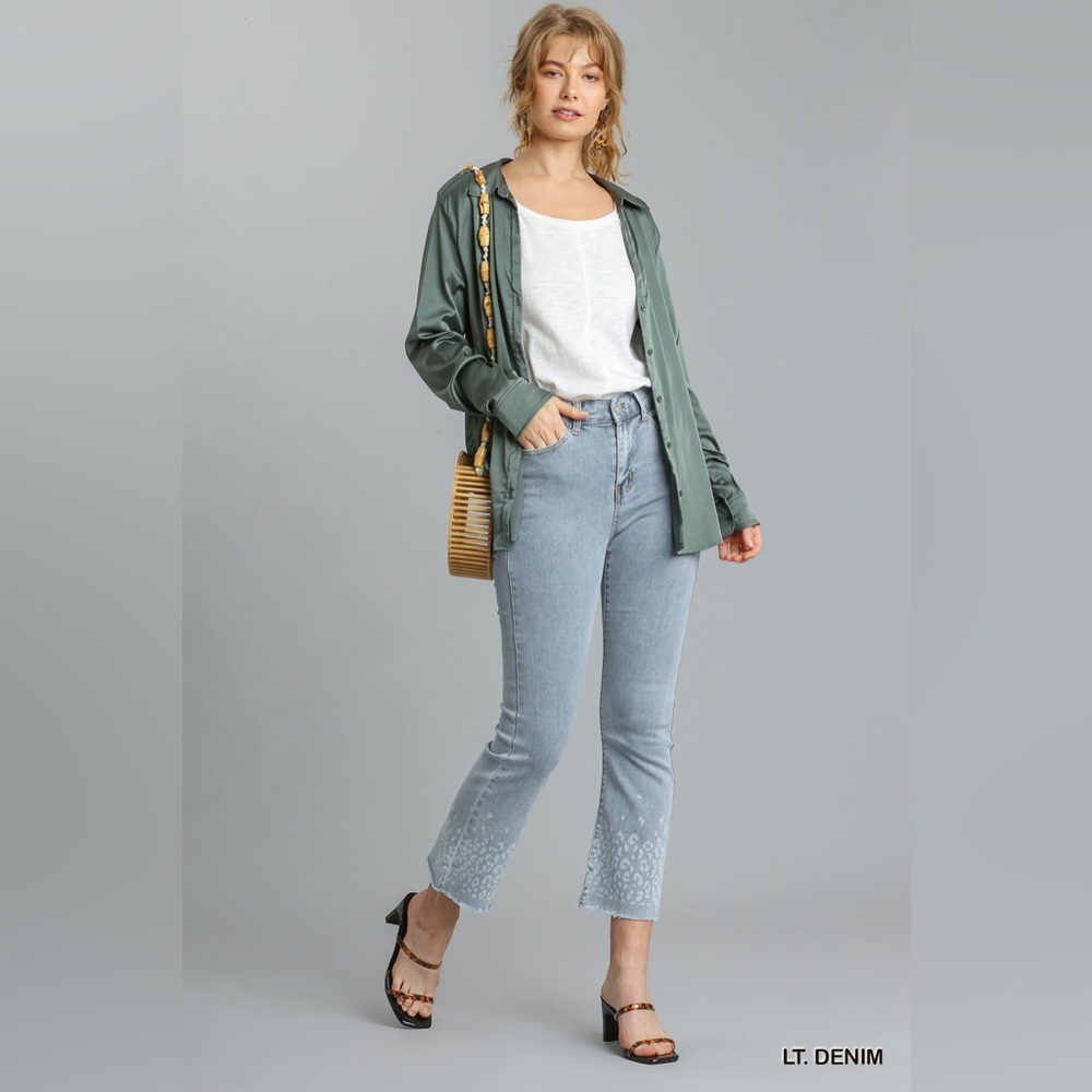 Umgee Animal Print Detail 5 Pockets Stretch Flare Jeans with Unfinished Hem